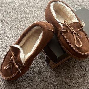 New Boy LAMO Sherpa Moc Bedroom Slippers Size 4Y, Chestnut🔥🔥Cozy and Warm🔥🔥